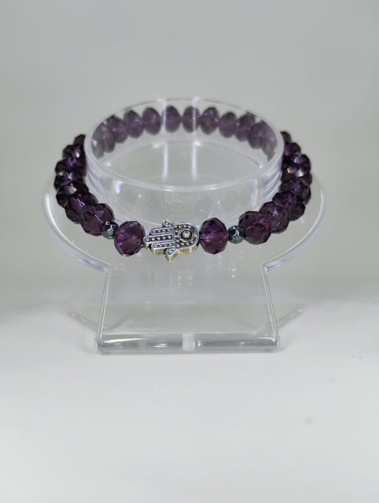 Crystal bracelet, Mano Hamsa in purple color.